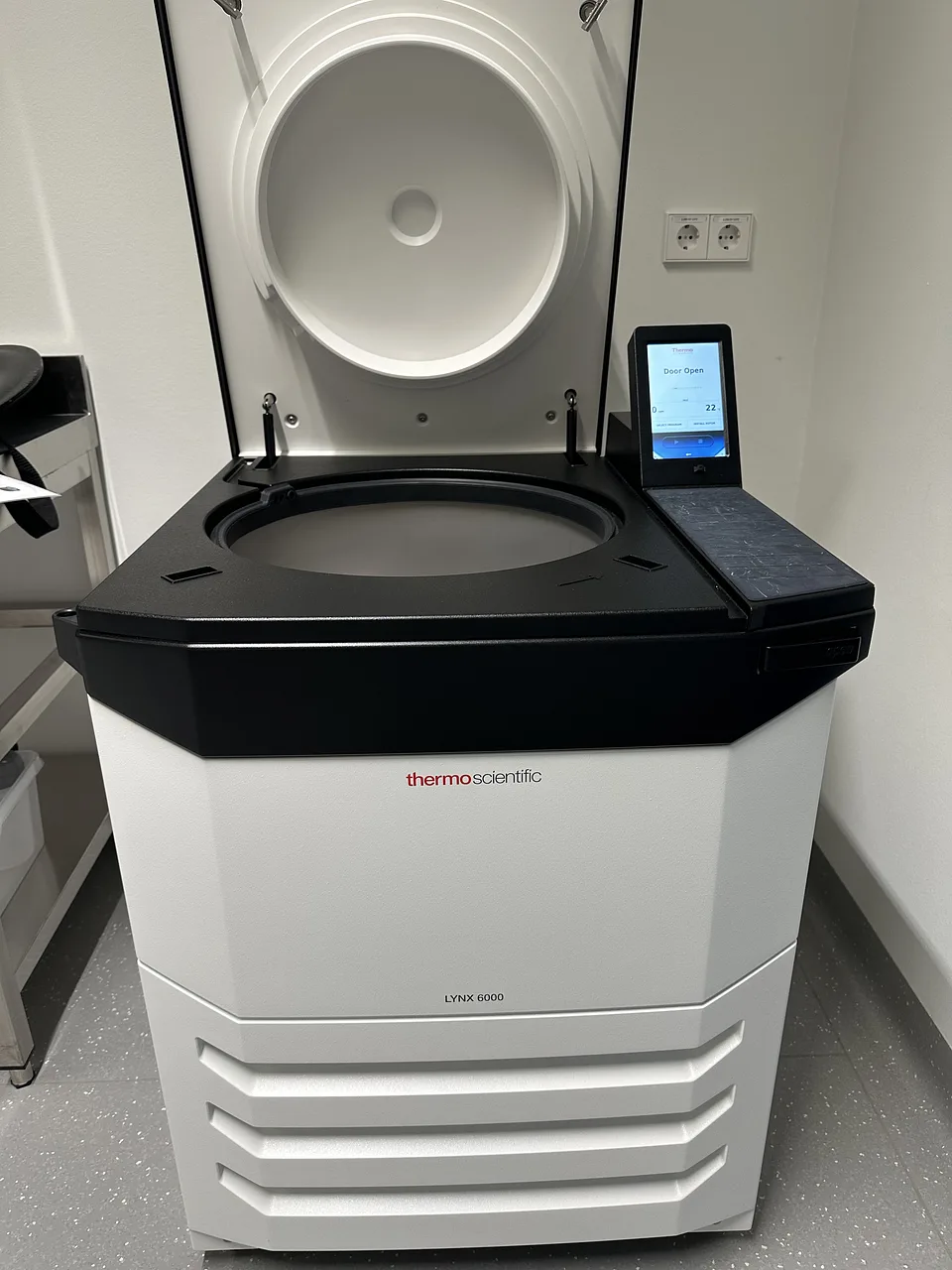 Sorvall Lynx 6000 Centrifuge